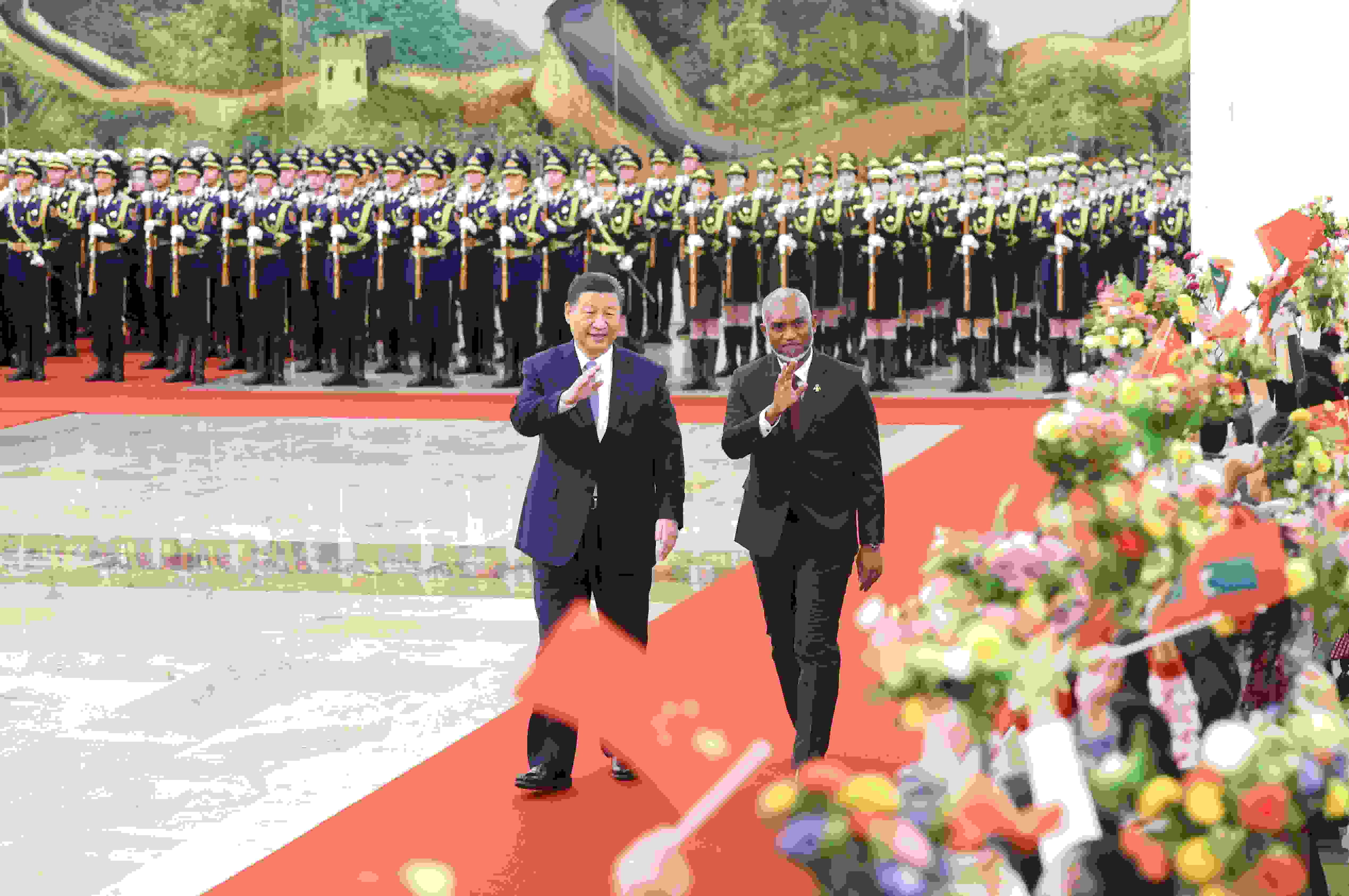 △2024年1月10日下午，國家主席習近平在北京人民大會堂同來華進行國事訪問的馬爾代夫總統(tǒng)穆伊茲舉行會談。會談前，習近平主席在人民大會堂北大廳為穆伊茲總統(tǒng)舉行歡迎儀式。