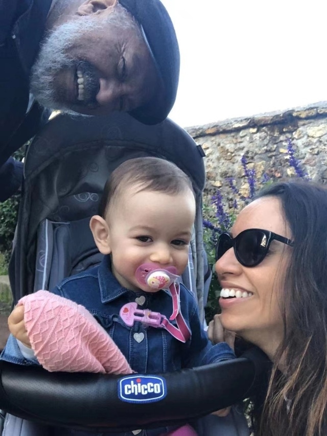 丹尼爾和家人在北京。圖片由受訪者提供