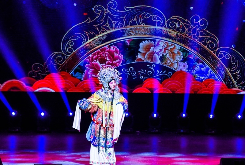 京劇梅派傳人胡文閣帶來《貴妃醉酒》。趙 靖攝