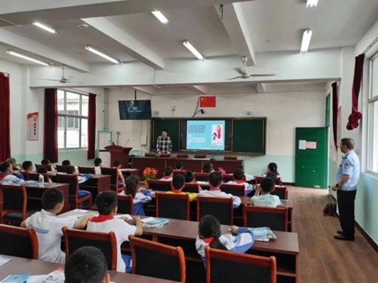 安全知識宣傳進校園。將樂縣農(nóng)業(yè)農(nóng)村局供圖