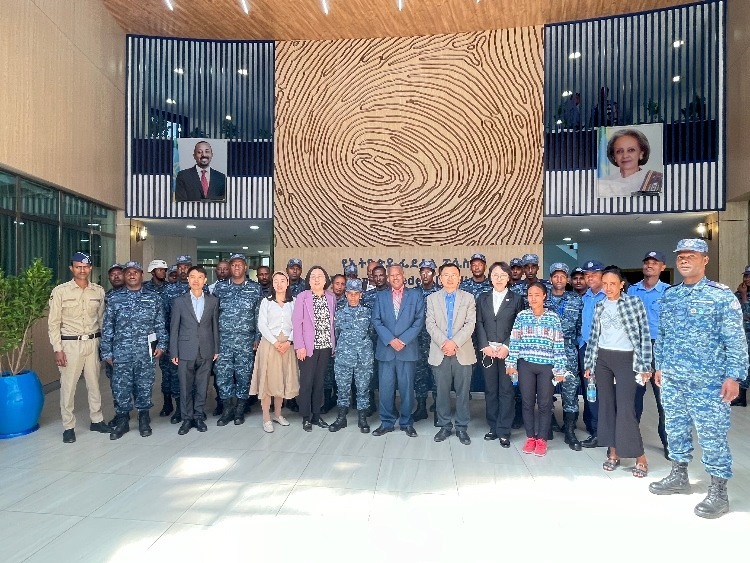 圖為埃塞俄比亞聯(lián)邦警察中文培訓(xùn)班開(kāi)班儀式現(xiàn)場(chǎng)。亞的斯亞貝巴大學(xué)孔子學(xué)院供圖