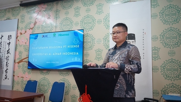 海信印尼公司總經(jīng)理李現(xiàn)委致辭。阿拉扎大學孔子學院供圖