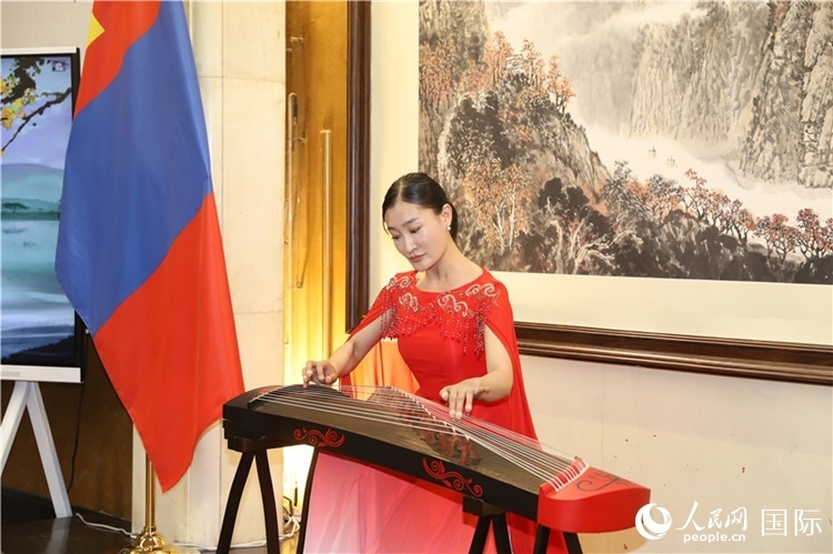 古箏表演。人民網(wǎng)記者 霍文攝