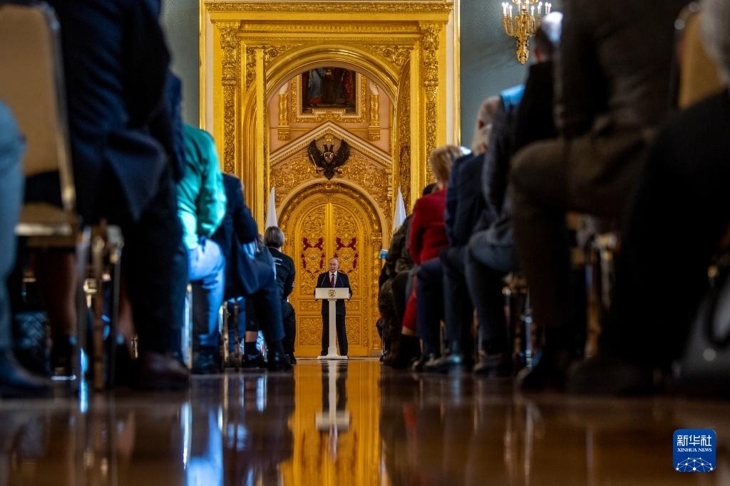 3月20日，俄羅斯總統(tǒng)普京在莫斯科克里姆林宮與其競(jìng)選團(tuán)隊(duì)代表舉行見(jiàn)面會(huì)。新華社記者 曹陽(yáng) 攝