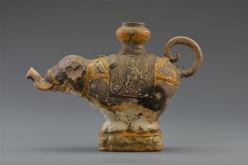 一號(hào)沉船出水的三彩象形持壺。中國文物報(bào)社供圖