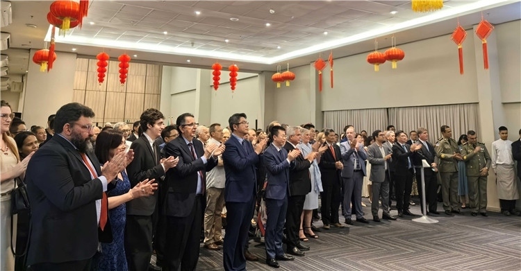 當(dāng)?shù)貢r(shí)間3月27日，中國駐累西腓新任總領(lǐng)事蘭和平舉行到任招待會。圖為招待會現(xiàn)場。中國駐累西腓總領(lǐng)事館供圖