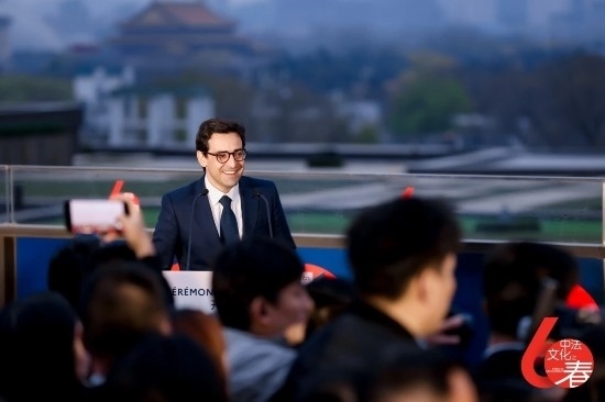 4月1日，法國(guó)外長(zhǎng)塞茹爾內(nèi)出席第18屆“中法文化之春”藝術(shù)節(jié)開幕式。圖片來(lái)源：法國(guó)駐華大使館