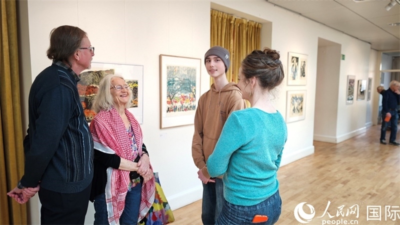 參加講座活動(dòng)的瑞典聽眾。人民網(wǎng)記者殷淼攝