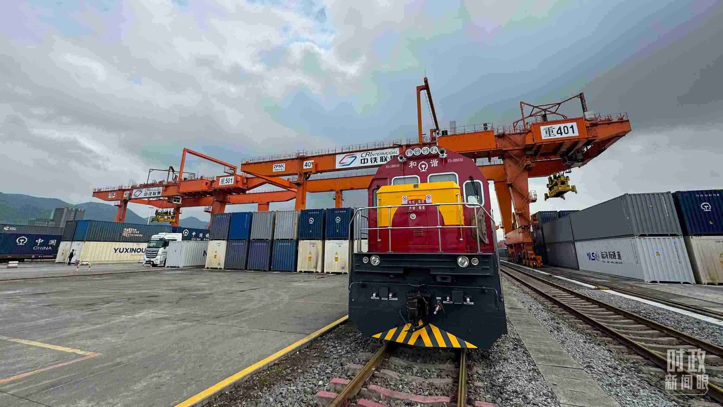 △重慶國際物流樞紐園區(qū)。（總臺(tái)央視記者許永松拍攝）