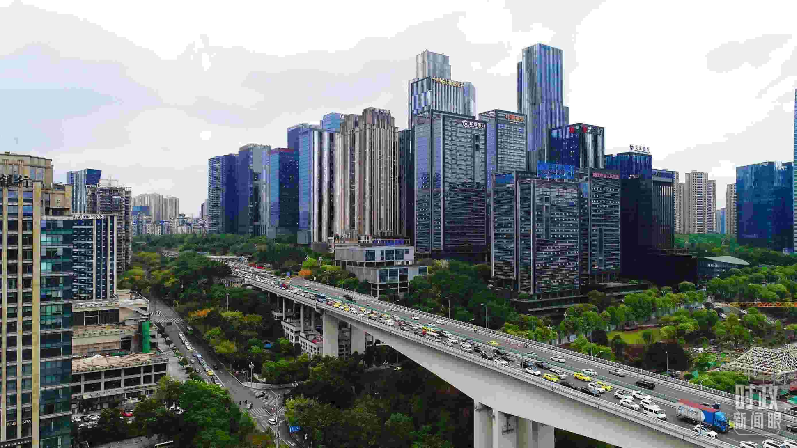 △重慶市數(shù)字化城市運(yùn)行和治理中心。（總臺(tái)記者于濱拍攝）