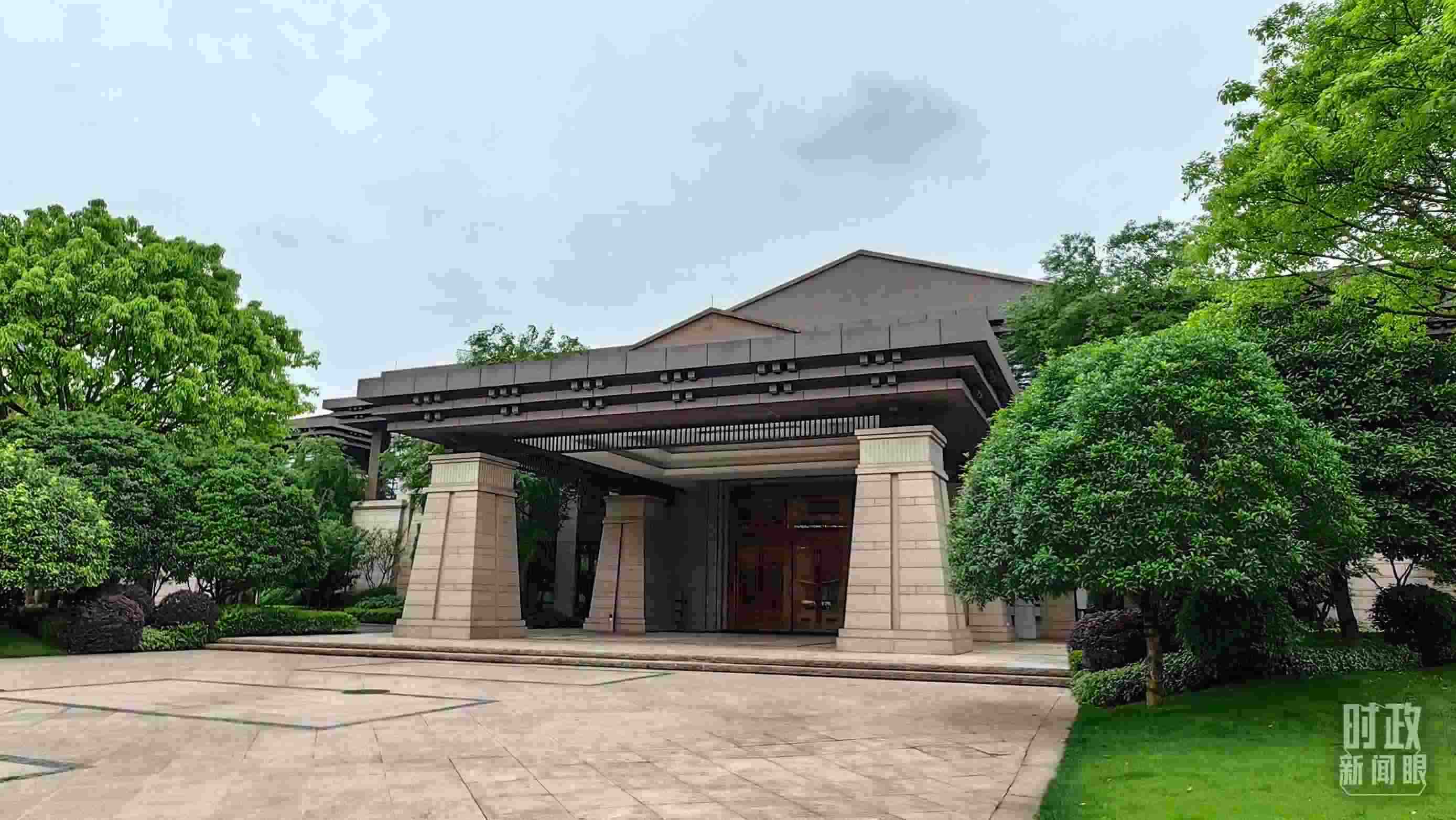 △重慶市渝州賓館，新時代推動西部大開發(fā)座談會在這里召開。（總臺央視記者段德文拍攝）