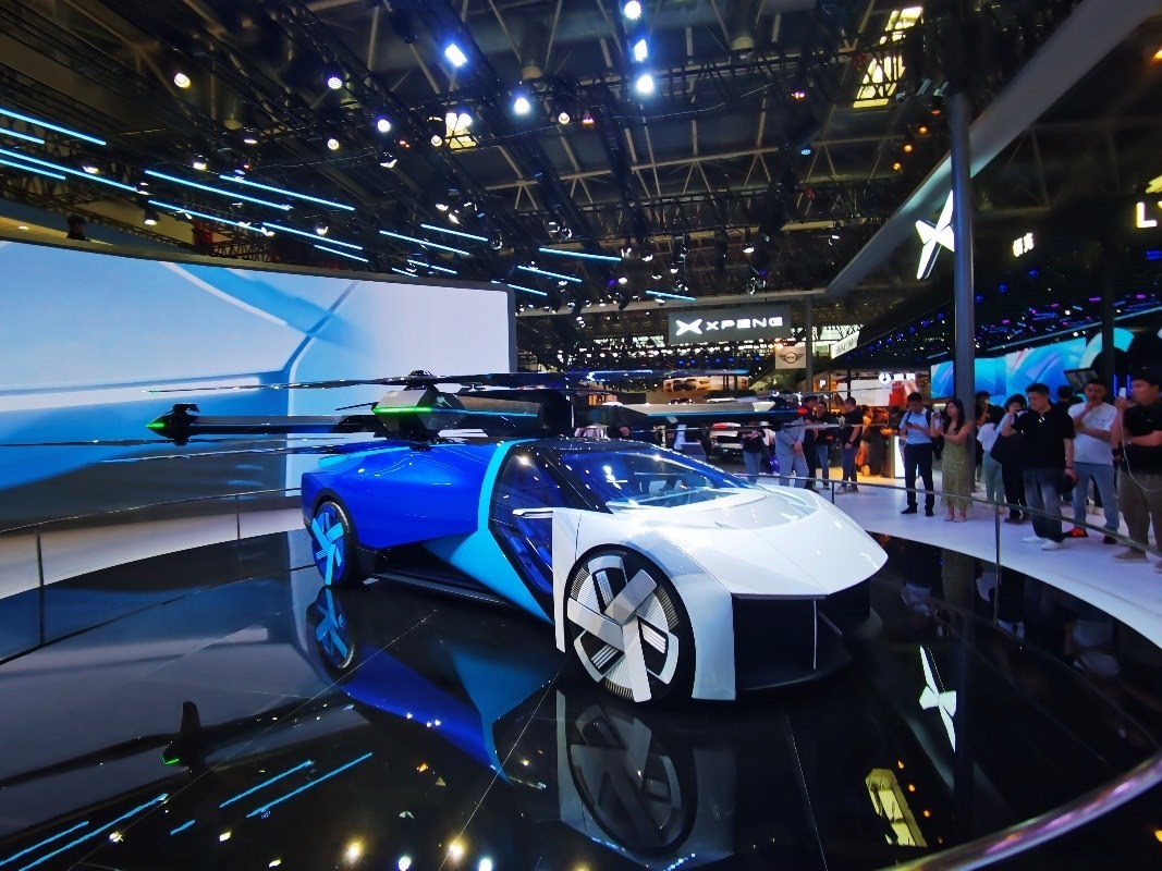 陸空一體式飛行汽車。人民網(wǎng)記者栗翹楚攝