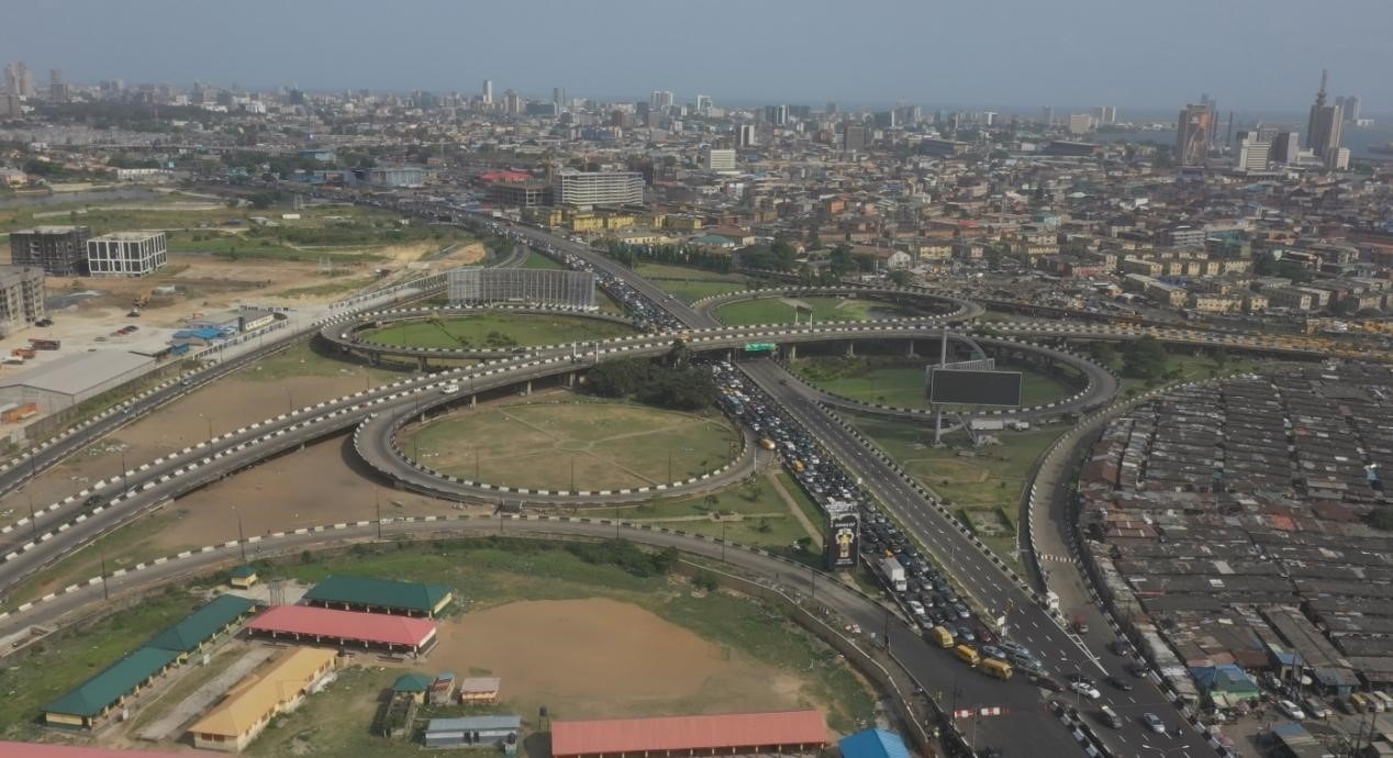 新修復(fù)的尼日利亞拉各斯三號橋鳥瞰圖。中國土木尼日利亞有限公司供圖