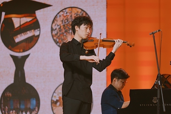 會(huì)議現(xiàn)場(chǎng)。學(xué)校供圖