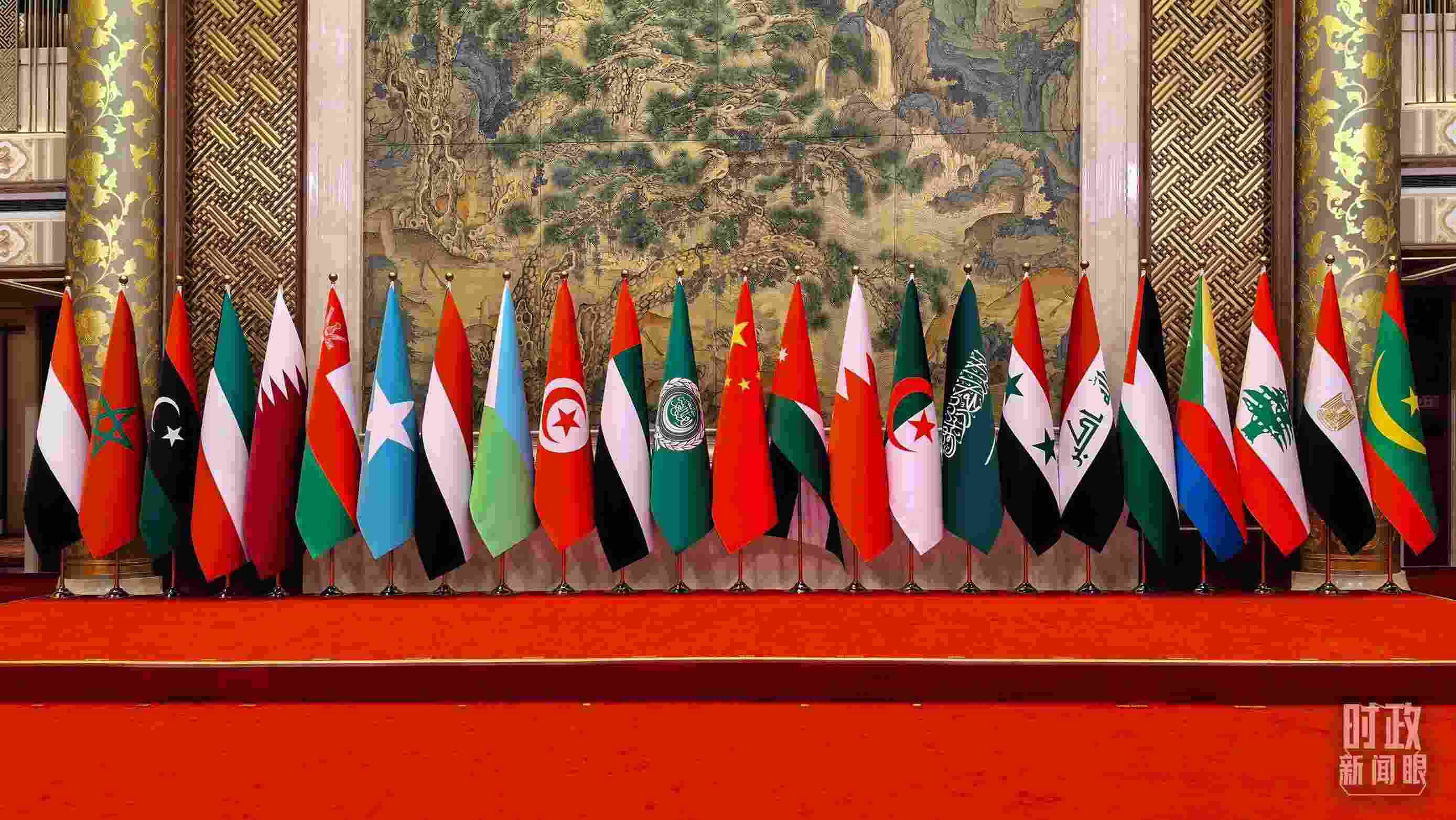 △會議現場的集體合影區(qū)。（總臺央廣記者潘毅拍攝）