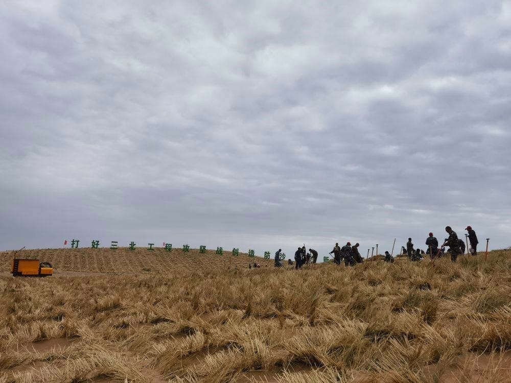 △2023年9月23日，河西走廊—塔克拉瑪干沙漠邊緣阻擊戰(zhàn)在甘肅武威市民勤縣正式啟動(dòng)。