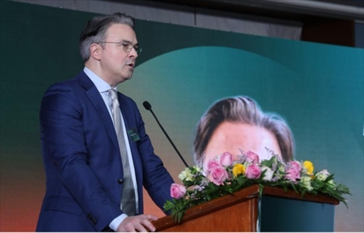 沙特電信Center 3首席戰(zhàn)略官拉斐爾·朱安致辭。中國(guó)聯(lián)通沙特公司供圖