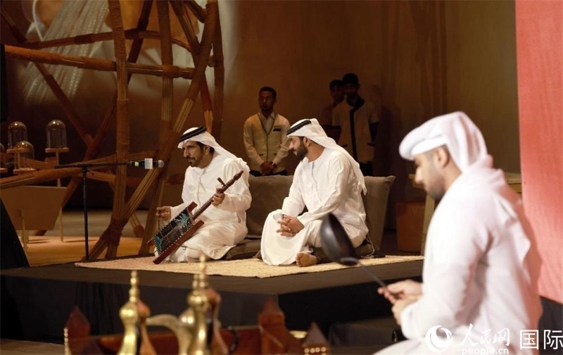 阿拉伯咖啡演示和當(dāng)?shù)匚幕硌?。人民網(wǎng)記者 管克江攝