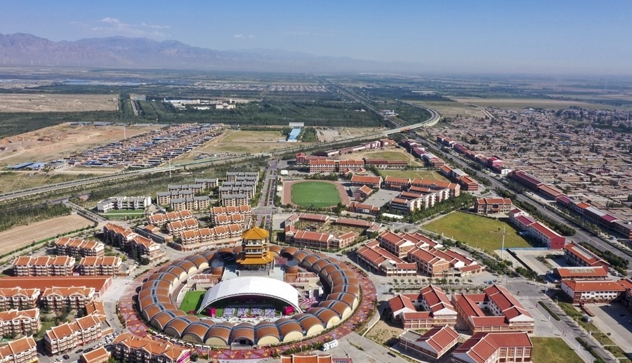 這是2022年9月7日拍攝的寧夏銀川市閩寧鎮(zhèn)（無(wú)人機(jī)照片）。新華社記者 馮開(kāi)華 攝