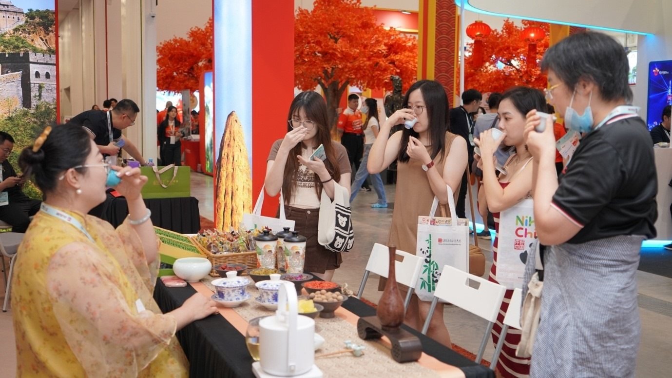 寧夏非遺八寶茶互動(dòng)展示。 吉隆坡中國(guó)文化中心供圖