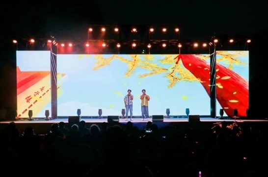 歌曲《啟程》演出現(xiàn)場。供圖：日照職業(yè)技術(shù)學(xué)院