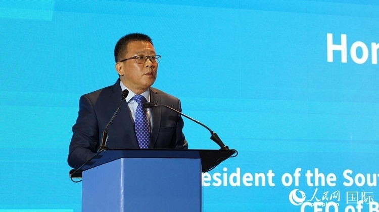 張朝陽會(huì)長致辭。人民網(wǎng) 劉暢攝