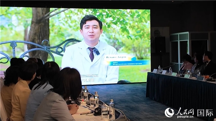 人民網(wǎng)《共贏》紀(jì)錄片發(fā)布儀式在阿斯塔納舉行。人民網(wǎng)記者盛楚宜 攝