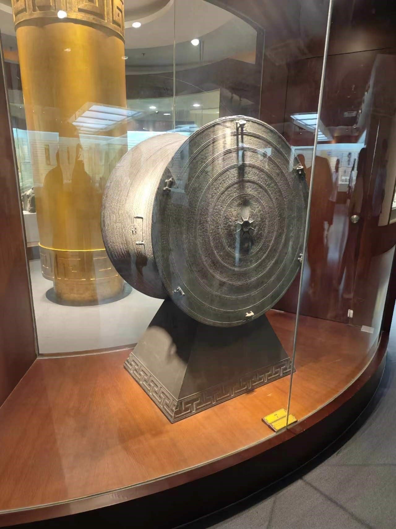 有西南元素的漢代銅鼓。人民網(wǎng)記者 黃鈺攝