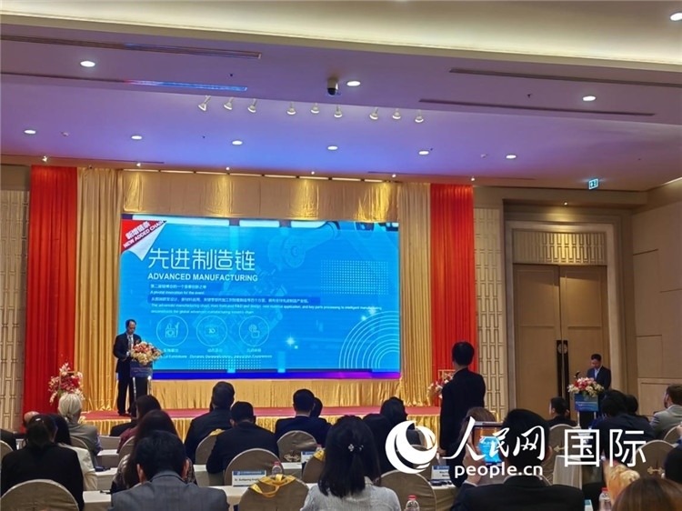 承辦方介紹第二屆鏈博會招展布展情況。人民網(wǎng)記者楊一攝