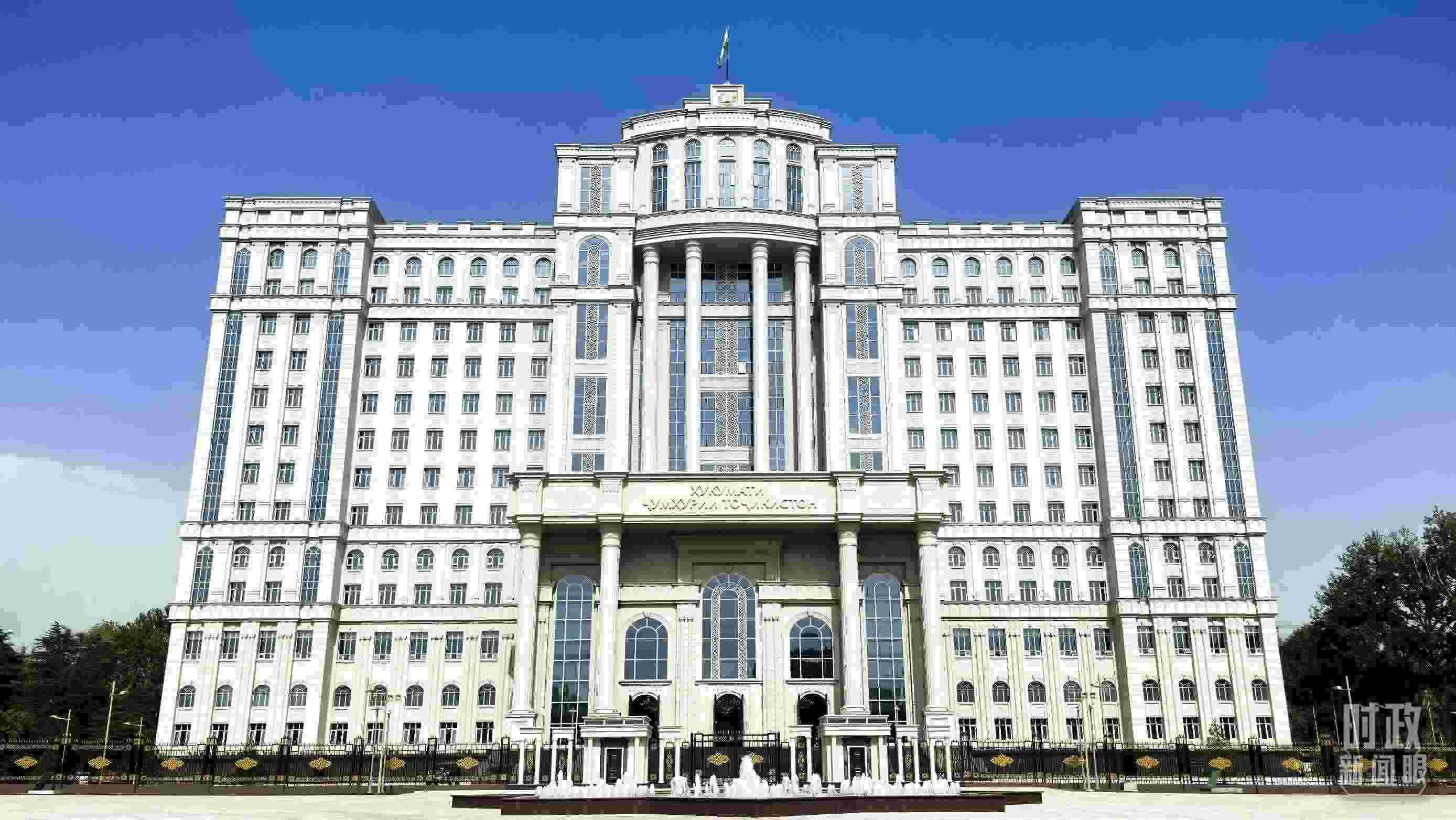 △中方援建塔政府大樓。（總臺(tái)央視記者鄂介甫拍攝）