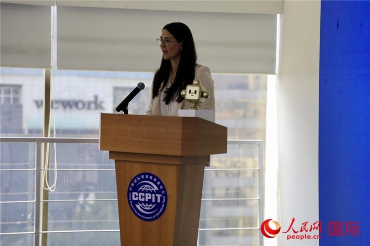 墨西哥外貿(mào)、投資和技術(shù)委員會(huì)總經(jīng)理蘇珊娜·杜克發(fā)表講話。人民網(wǎng) 埃內(nèi)斯托·多明戈斯攝