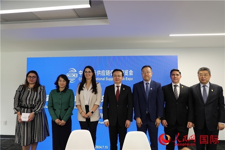 嘉賓合影。人民網(wǎng) 埃內(nèi)斯托·多明戈斯攝