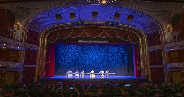 2024匈牙利青少年國際音樂會節(jié)目《戰(zhàn)臺風》表演舞臺現(xiàn)場。兒促會藝教委供圖