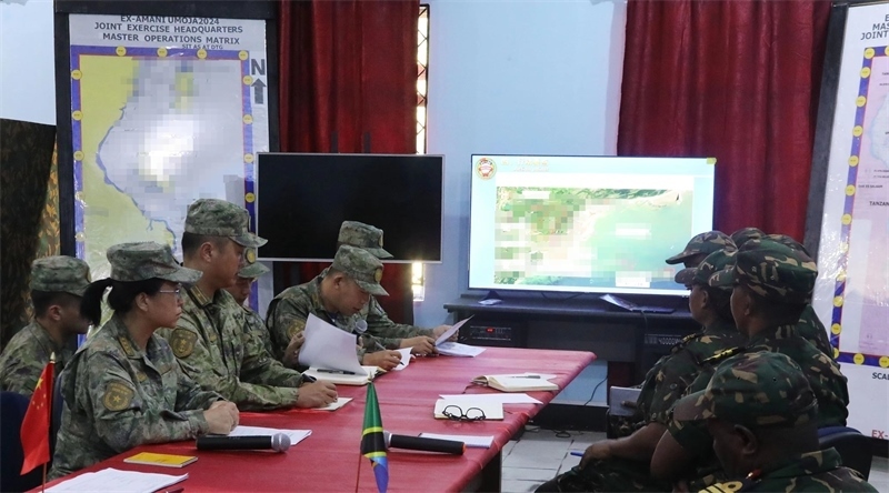 海上指揮所商定細(xì)節(jié)。王福攝