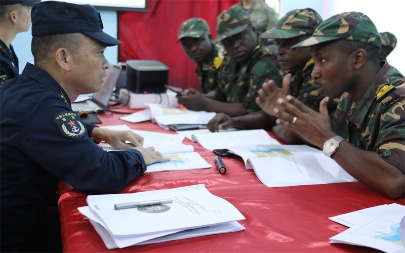 聯(lián)合導(dǎo)演部磋商。崔曉洋攝