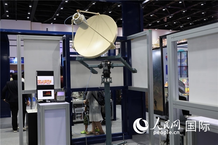 泰國(guó)衛(wèi)星設(shè)備。人民網(wǎng)記者 簡(jiǎn)承淵攝