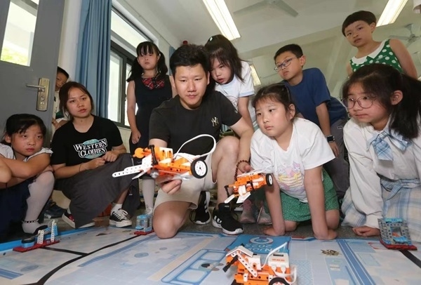 暑托班智能小車課。