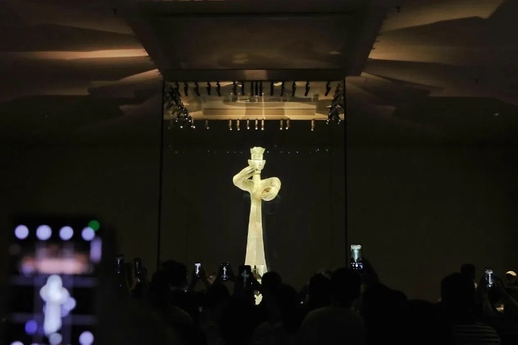 8月31日，亞洲媒體考察團(tuán)參訪三星堆博物館?！吨袊?jīng)濟(jì)周刊》記者肖翊攝