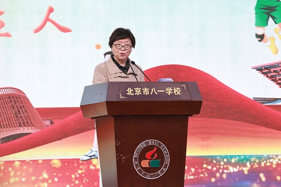 蘇東林院士講授開學(xué)第一課。校方供圖