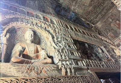 云岡石窟一角。人民網(wǎng) 曹欣悅攝