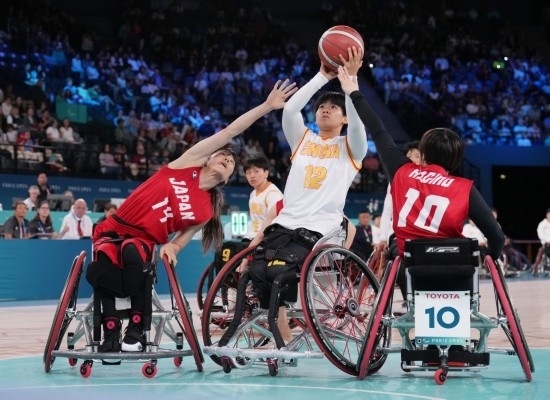 巴黎殘奧會(huì)｜“撞車、摔倒，我們都習(xí)慣了”