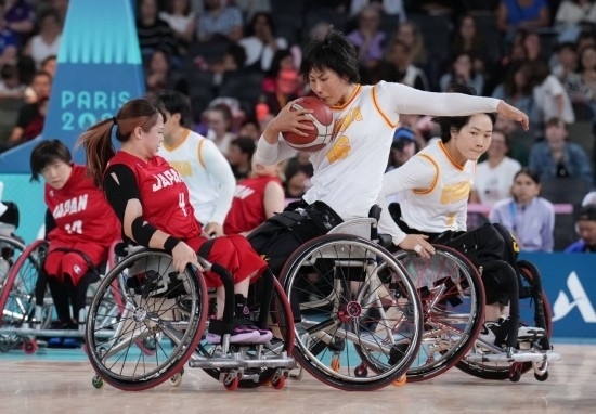 巴黎殘奧會(huì)｜“撞車、摔倒，我們都習(xí)慣了”