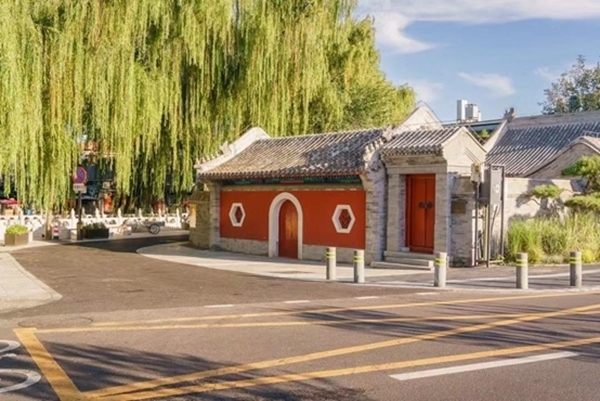 北京建筑大學(xué)古建保護(hù)與利用專業(yè)師生對(duì)北京德勝門(mén)內(nèi)大街開(kāi)展空間品質(zhì)綜合提升項(xiàng)目，圖為項(xiàng)目竣工后的實(shí)景圖。校方供圖