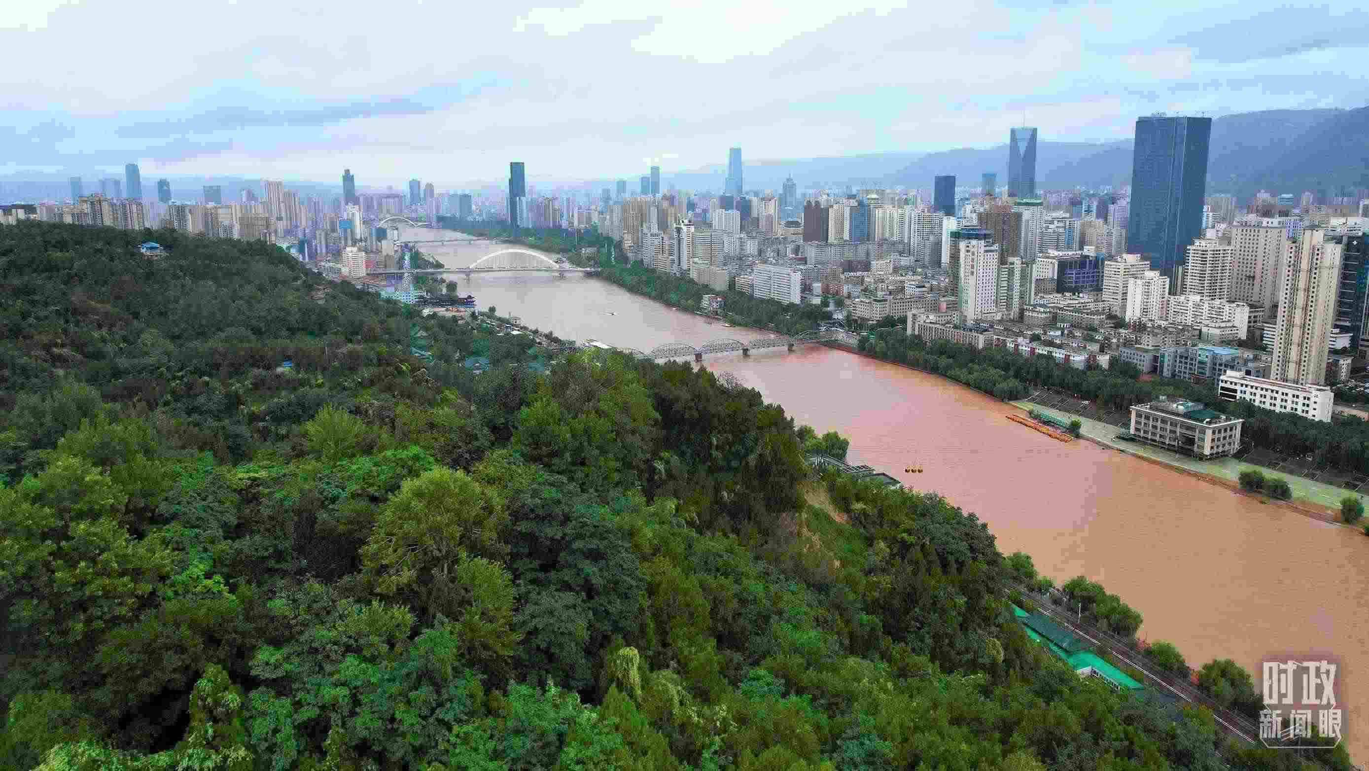 △黃河蘭州段。（總臺(tái)央視記者范凱拍攝）