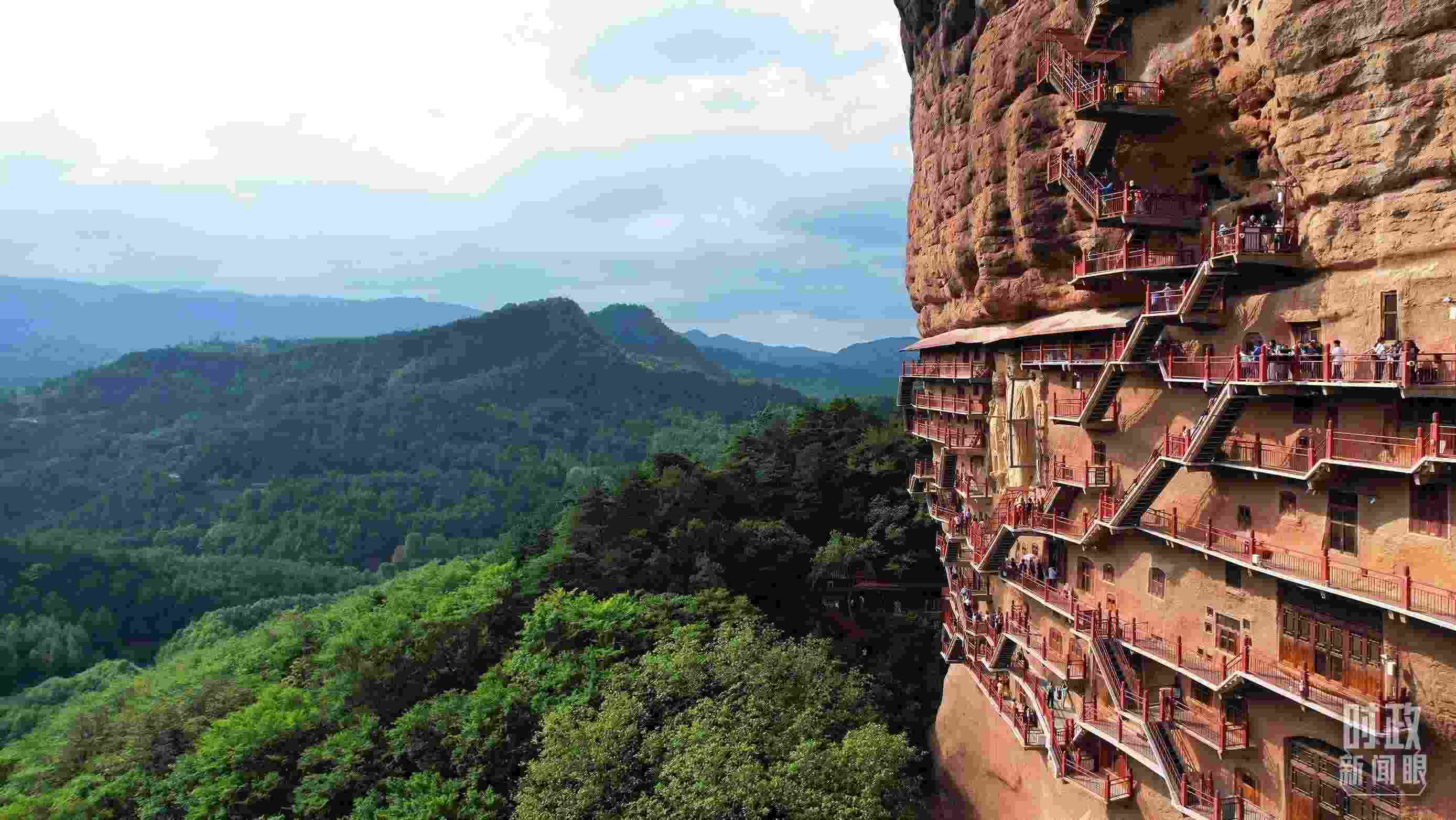 △ 麥積山石窟。（總臺(tái)記者馬凌峰拍攝）