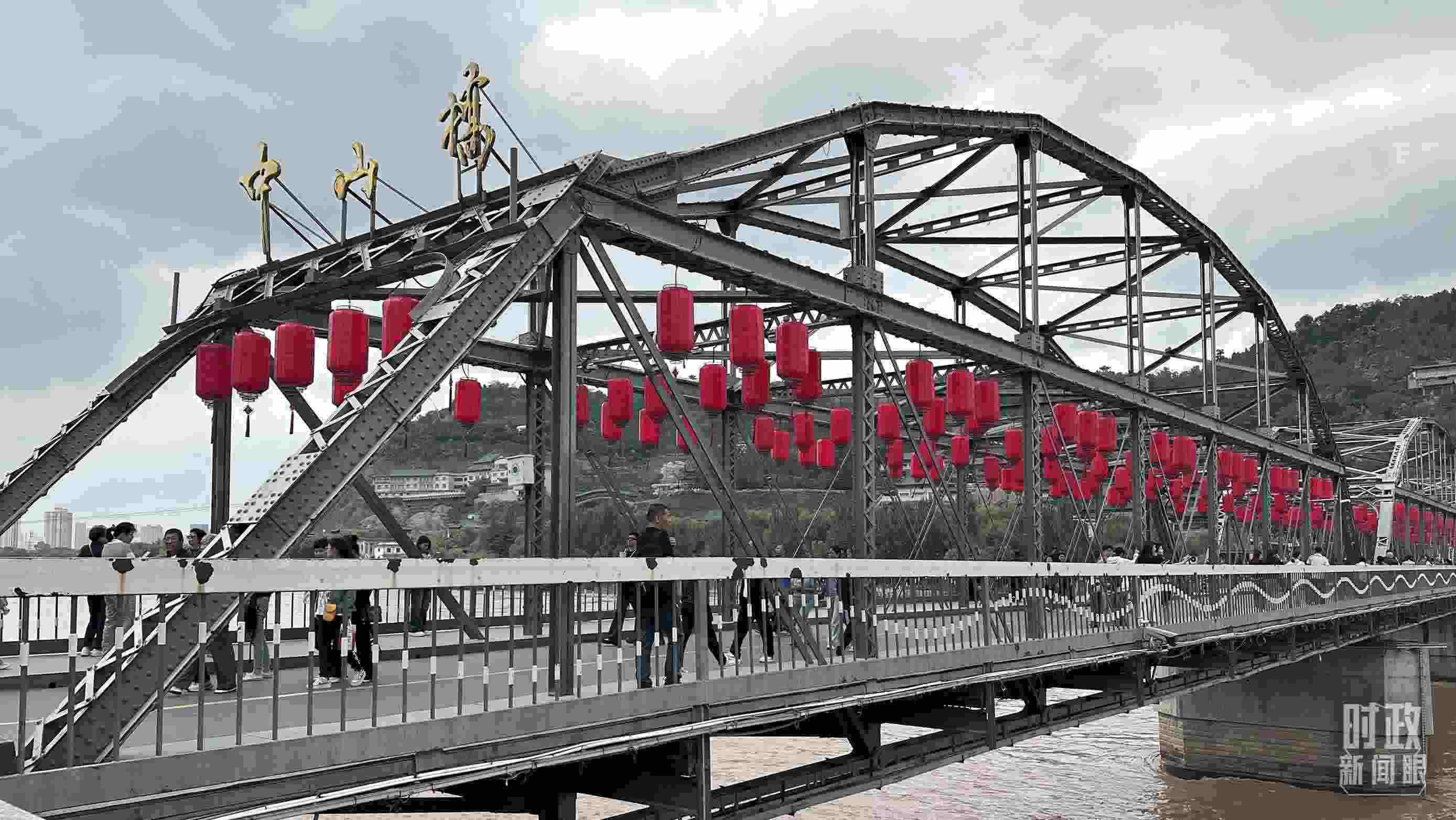 △中山橋。（總臺(tái)央視記者范一鳴、覃思拍攝）