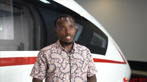 北京交通大學(xué)肯尼亞籍留學(xué)生卡里烏接受人民網(wǎng)采訪。人民網(wǎng) 周琳佳攝