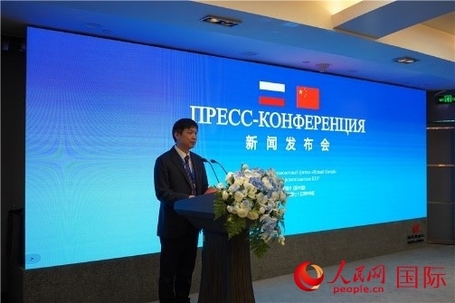 中共吉安市委宣傳部部長李瑞峰在《新中國》新聞發(fā)布會上致辭。人民網(wǎng) 褚夢琦攝