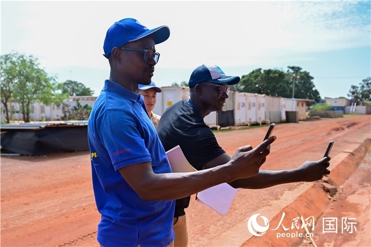 圖6 檢查組拍攝優(yōu)秀做法。謝坤攝