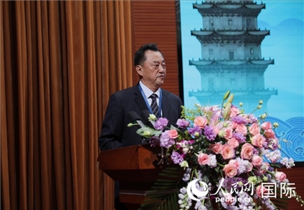 北京語(yǔ)言大學(xué)黨委書記倪海東在“走進(jìn)中華文明——海絲印記 世遺泉州”主題人文交流活動(dòng)中致辭。人民網(wǎng) 王婧攝